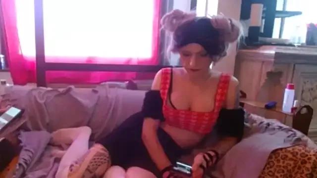 ShySuccubus from StripChat