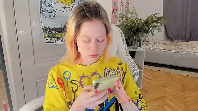 Silly__Milly from StripChat
