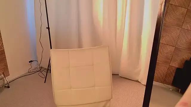 Sillybloom from StripChat