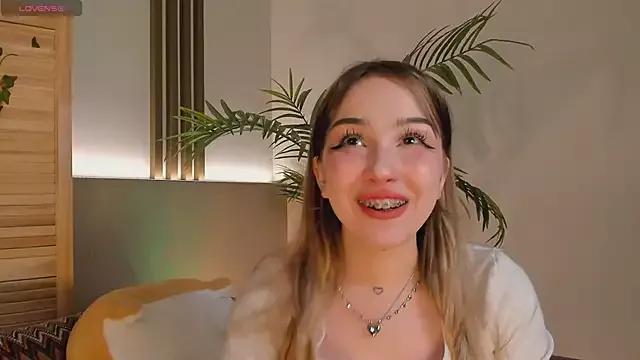 Sillybloom from StripChat