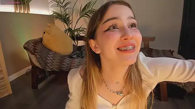 Sillybloom from StripChat