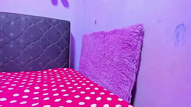 silvana_wenz from StripChat is Freechat