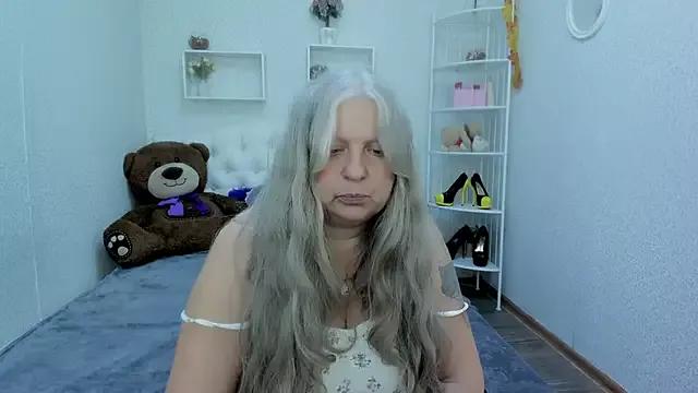 silver_moon_light from StripChat is Freechat