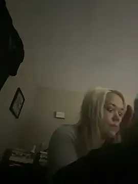 SilverSeductress from StripChat is Freechat