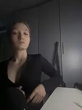 Silverx-Kitty from StripChat is Freechat