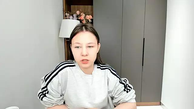 SilviaHarding from StripChat is Freechat