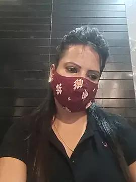 simmi_love from StripChat is Freechat