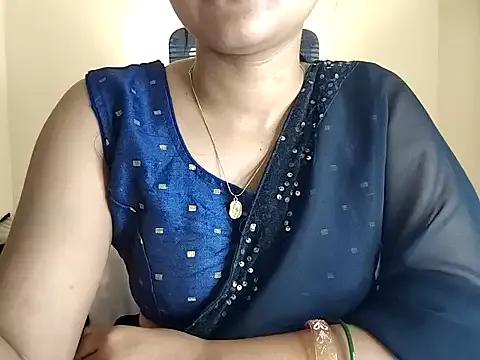 Sinderellaa from StripChat is Freechat