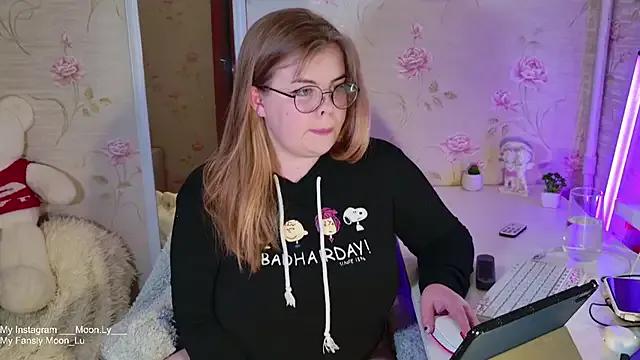 Sinnamon_ from StripChat