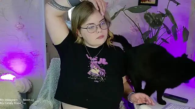 Sinnamon_ from StripChat