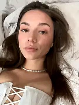 sinthiaroze from StripChat is Freechat