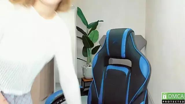 Try our streaming cams variety and talk on a personal level with our adorable girls streamers, showing off their bountiful shapes and dildos.