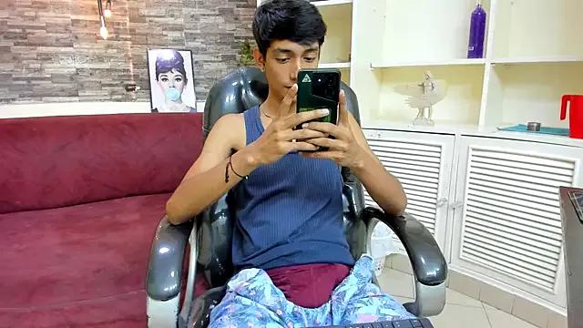 Sir_of_Lust from StripChat is Freechat