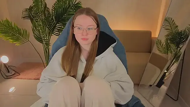 SirenaBlessing from StripChat is Freechat