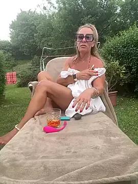 sissytrainz from StripChat