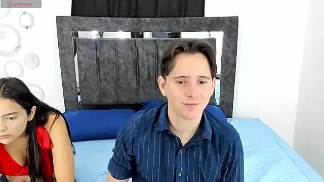 Skarleth_and_Aaron from StripChat is Freechat