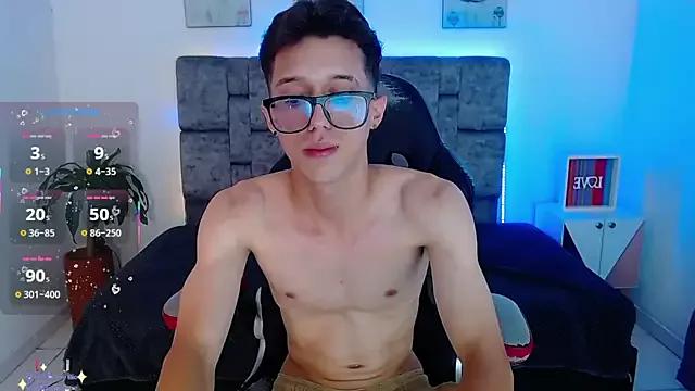 skinny_bigcock02 from StripChat is Freechat