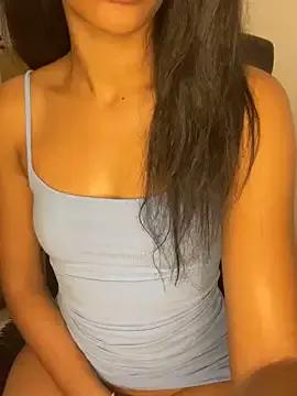 Skinnydoll1017 from StripChat