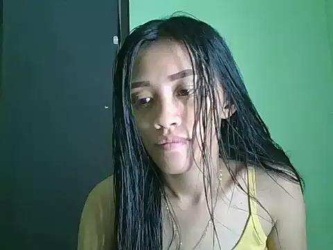 Skinnygirl_4youxxx from StripChat is Freechat