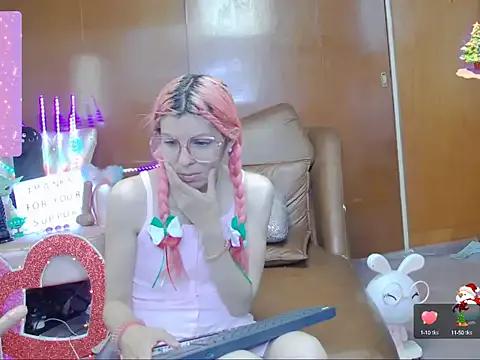 Skinygirl from StripChat is Freechat