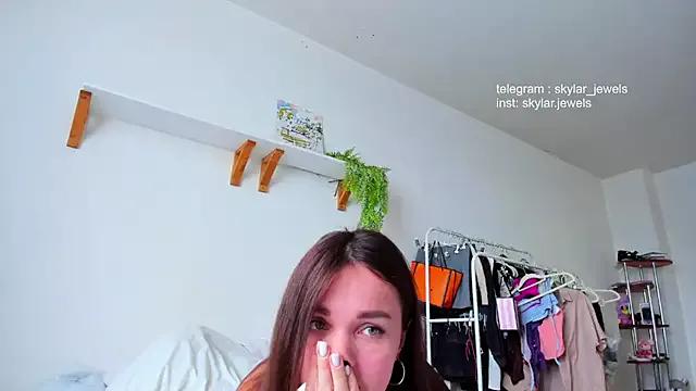 Try our streaming cams variety and talk on a personal level with our adorable girls streamers, showing off their bountiful shapes and dildos.