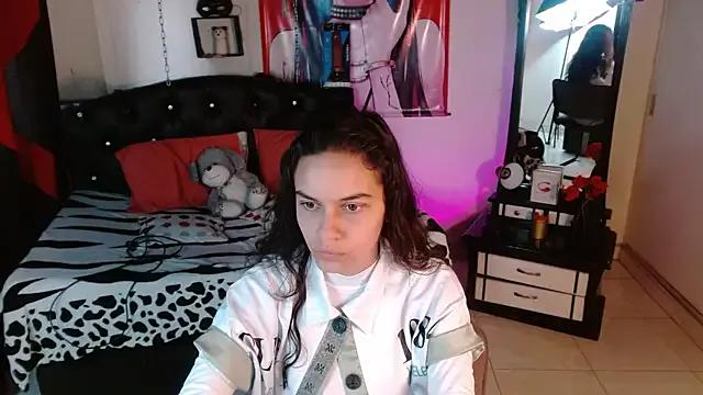 Skylovershot from StripChat is Freechat