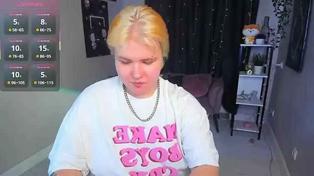 SkyTrisha from StripChat is Freechat