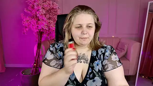 SladaDell from StripChat is Freechat