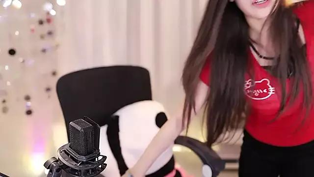 SleepArtist from StripChat