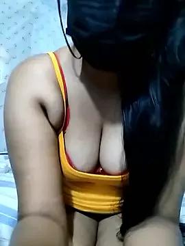SLsaara from StripChat