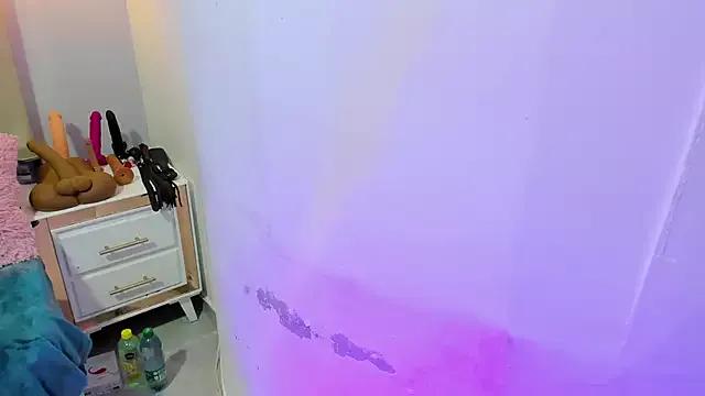 Slut_Milf_ from StripChat is Freechat