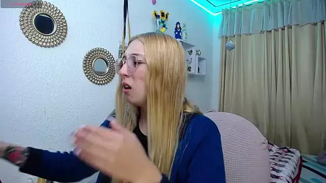 Soffy-brooks from StripChat
