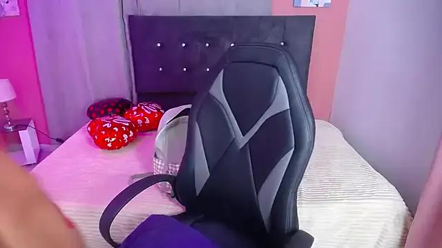Sofia_leving from StripChat