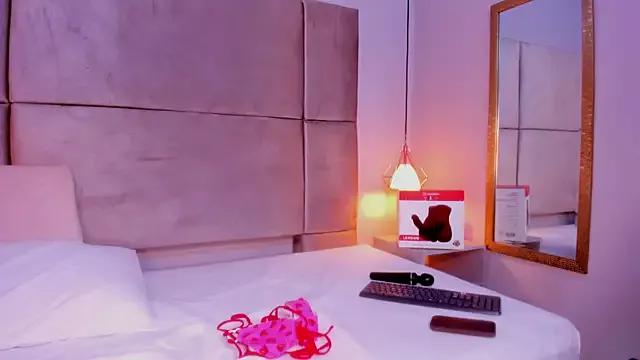 sofiajons_ from StripChat is Freechat