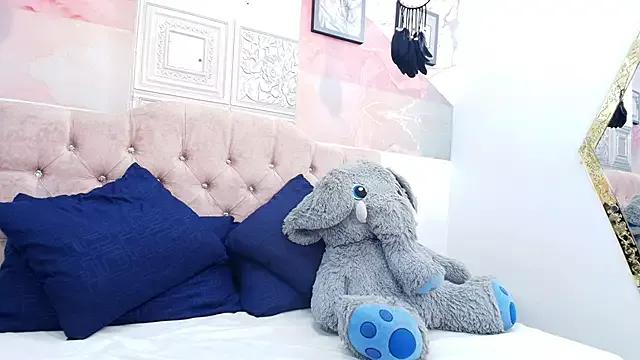 Try our streaming cams variety and talk on a personal level with our adorable girls streamers, showing off their bountiful shapes and dildos.