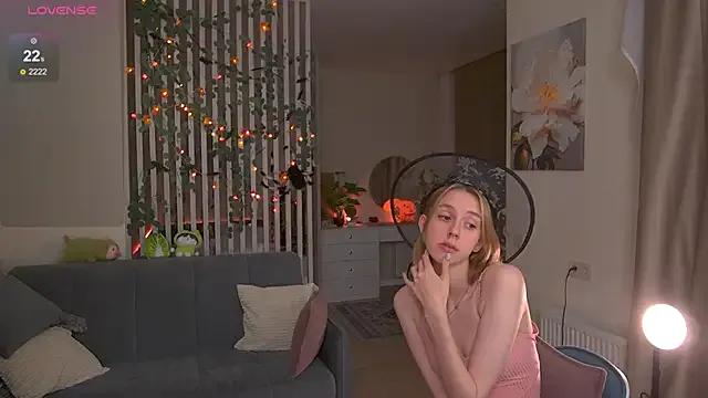 sofiapurex from StripChat is Freechat