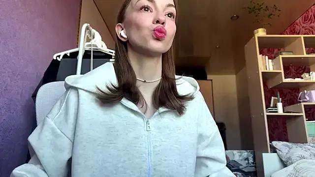 SofiaSmiles from StripChat is Freechat