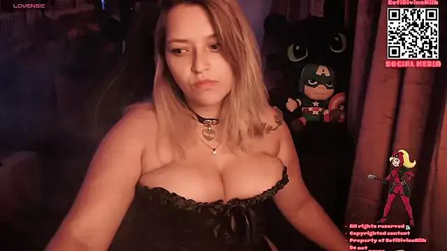Sofidivinefeet from StripChat is Freechat