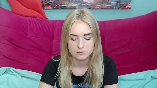 SofySofty from StripChat is Freechat
