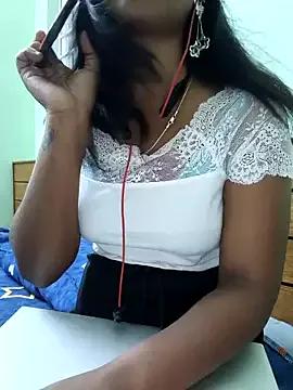 Soloqueentamil from StripChat is Freechat