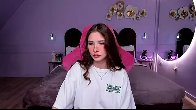 SonyaVibes from StripChat is Freechat