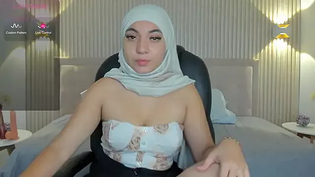 Sooffii_1 on StripChat 