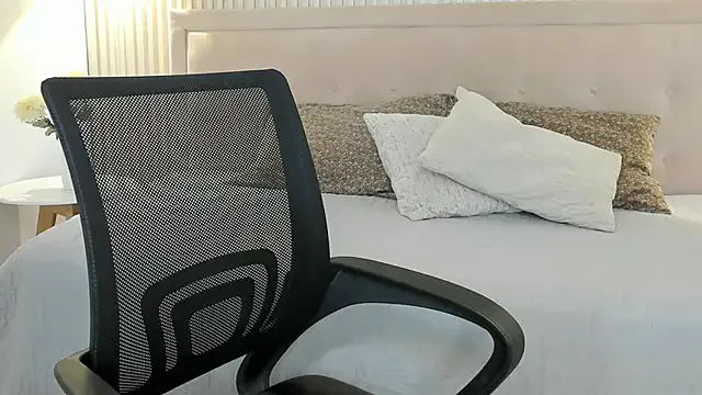 Sooffii_1 on StripChat 