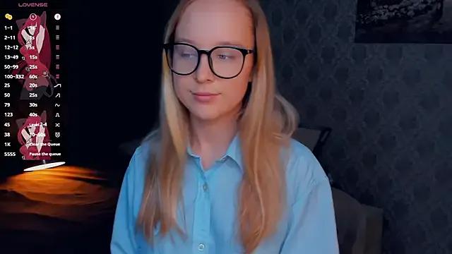 SoonMoor from StripChat