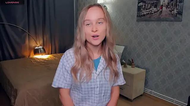 SoonMoor from StripChat is Freechat