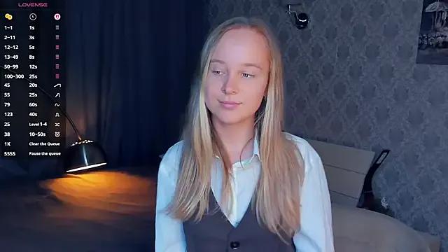 SoonMoor from StripChat