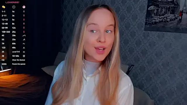 SoonMoor from StripChat