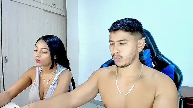 sophia_and_alex from StripChat is Freechat