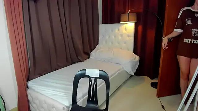 SophiaCoxxx from StripChat is Freechat