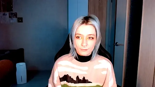 SophiaLur from StripChat is Freechat